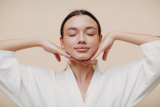 La Lumière LED peut-elle Vraiment Rajeunir votre Peau ? La Science Derrière Lumaskin